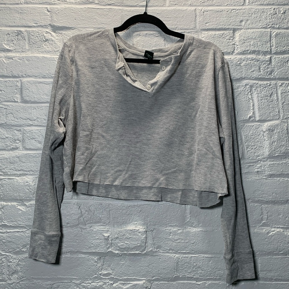 Cropped long sleeve tee